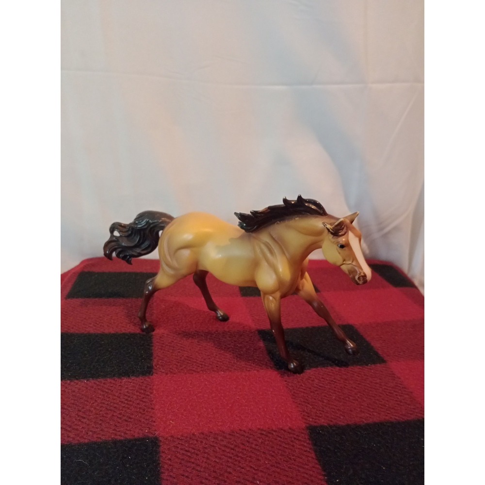Breyer Classic American Quarter Horse Frolicking Stallion Horse Figure No. 629